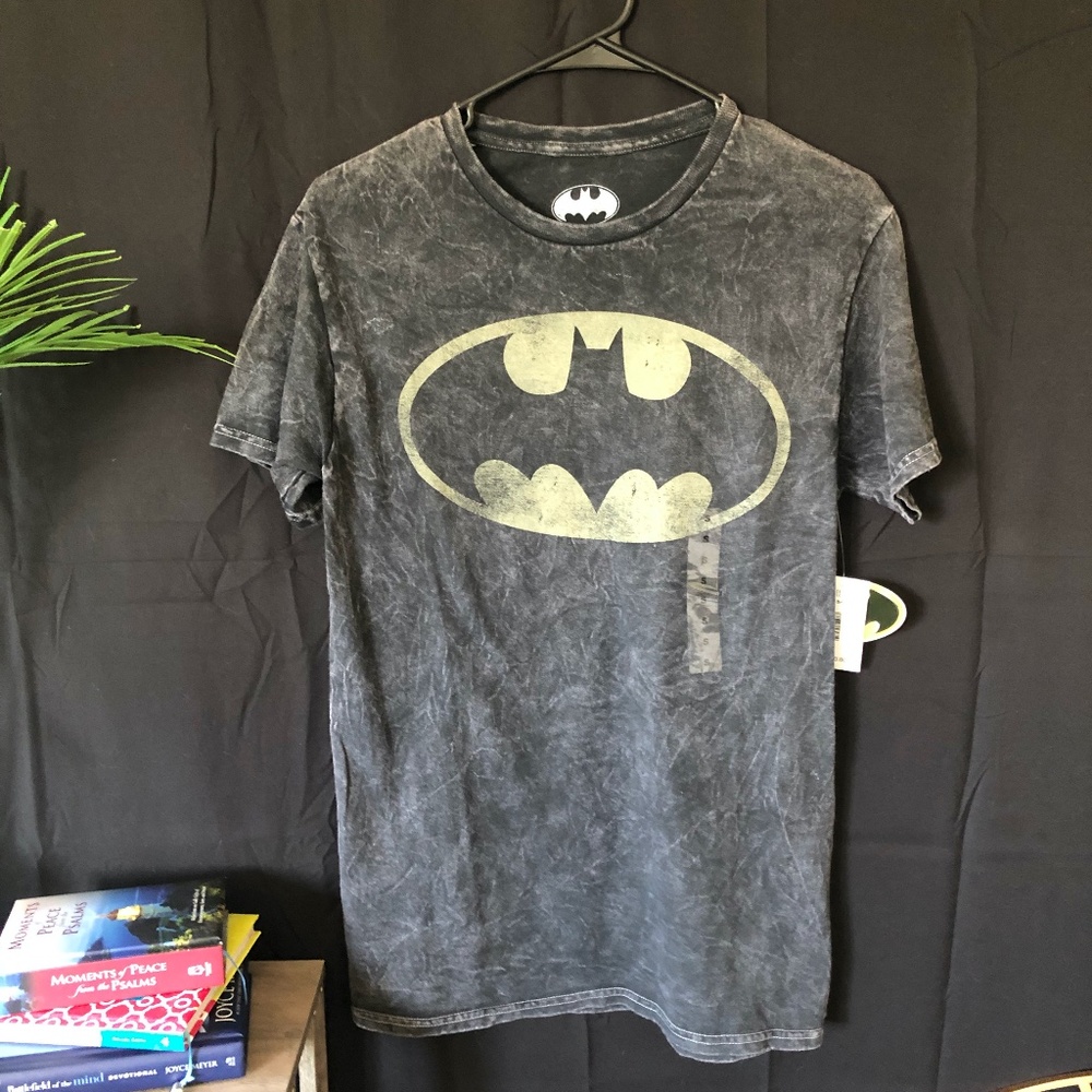 Batman Comic T-shirt Black NWT Small